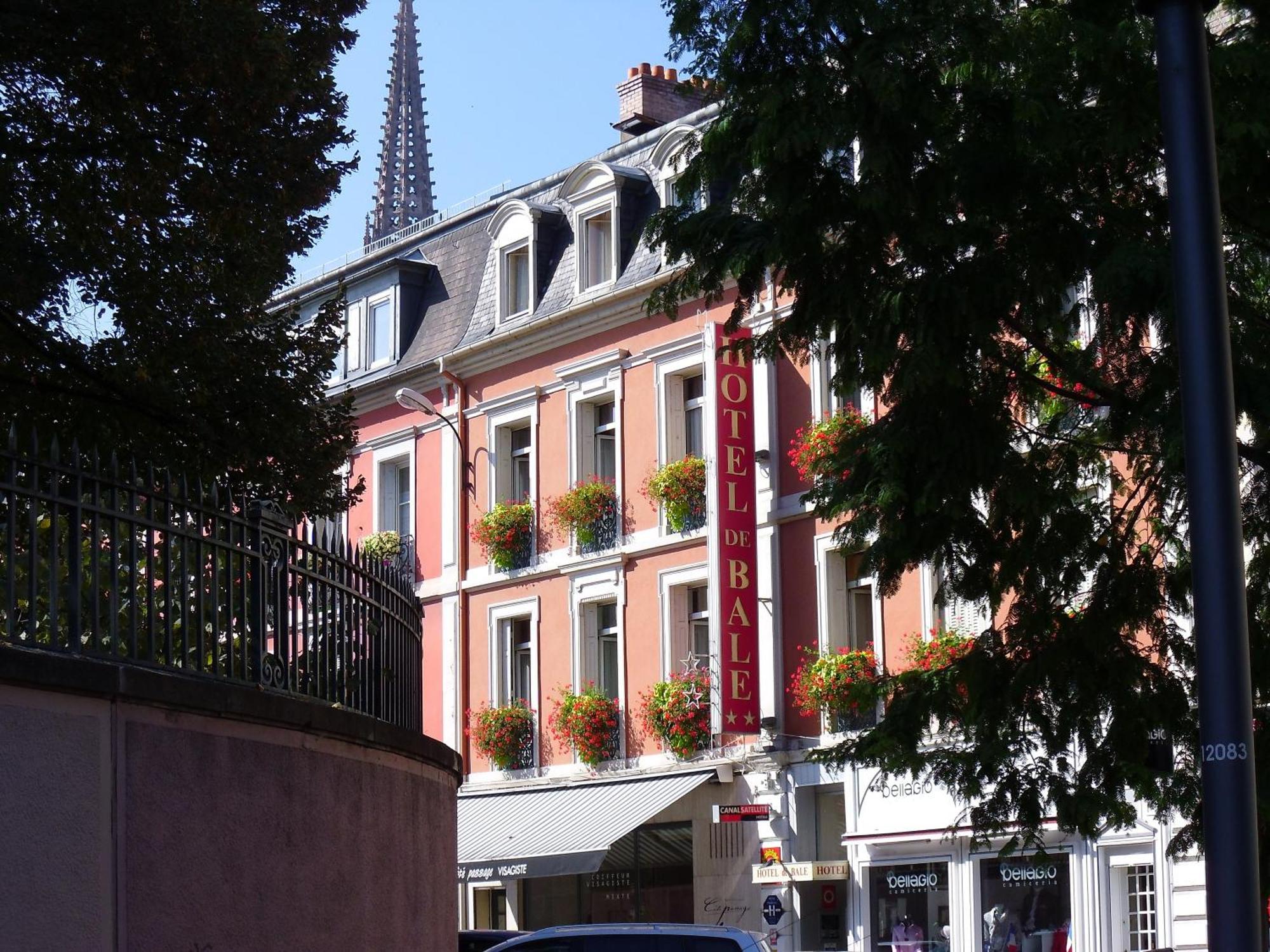 De Bale Hotel